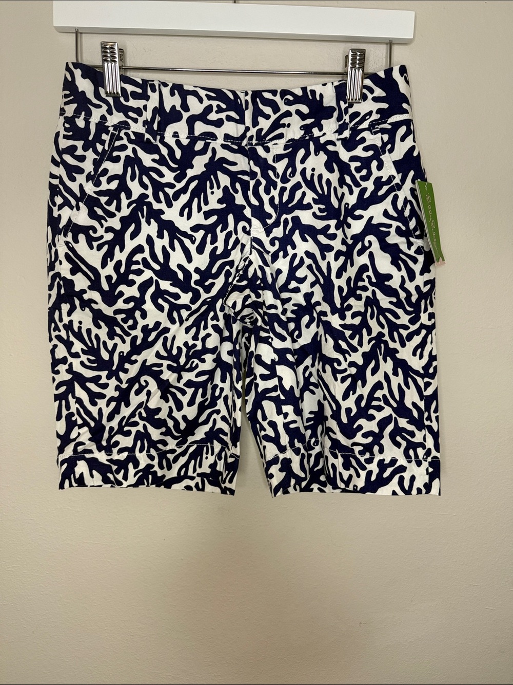 Lilly Pulitzer NWT "Treasure" Navy White Coral Callahan Shorts Size 0 - L1202